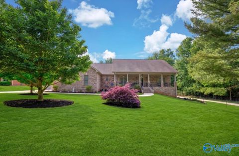 Photo of 254 Cedar Crest Drive, Huntsville, AL 35806 (MLS # 21916743)