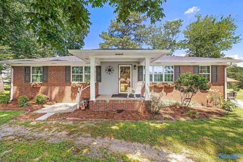 Photo of 1464 Oak Drive, Boaz, AL 35956 (MLS # 21902212)