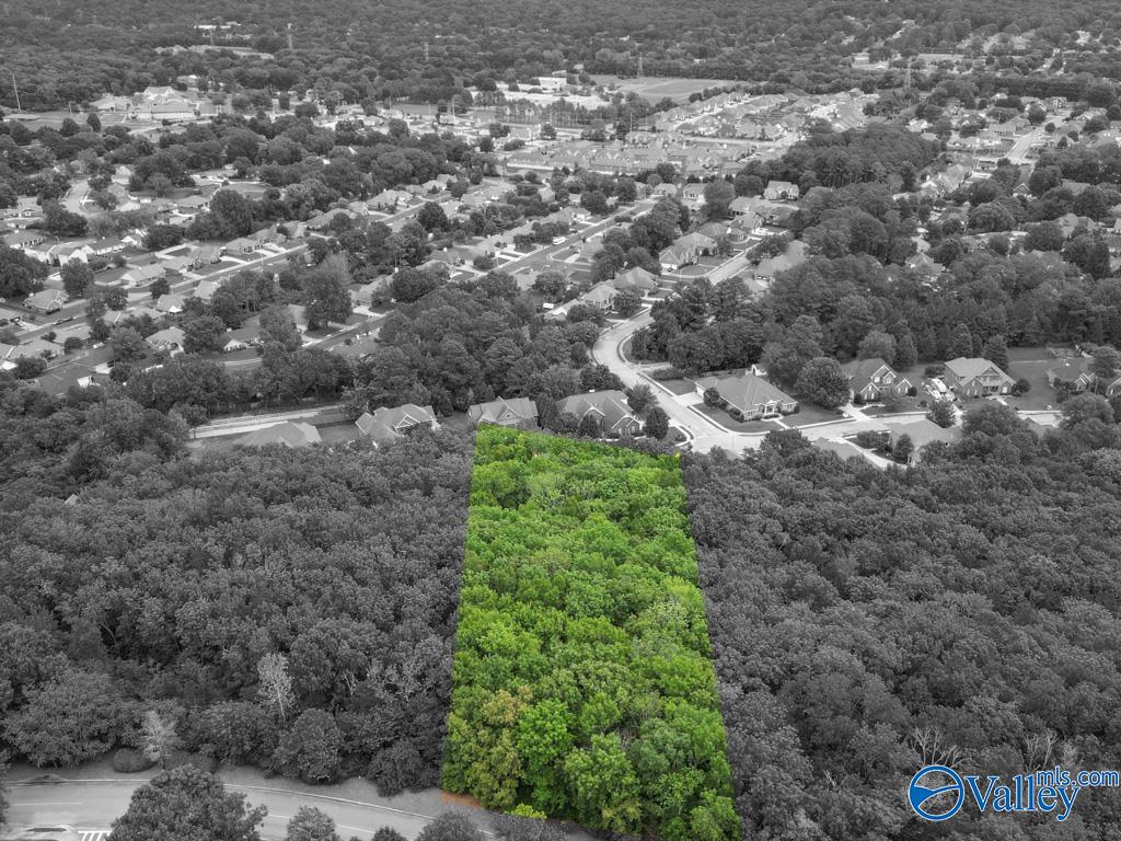 2416 Woodhurst Drive, Huntsville, Alabama image 9