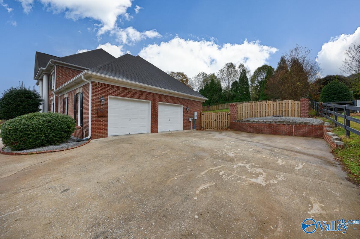 127 Thunderbird Drive, Harvest, Alabama image 7