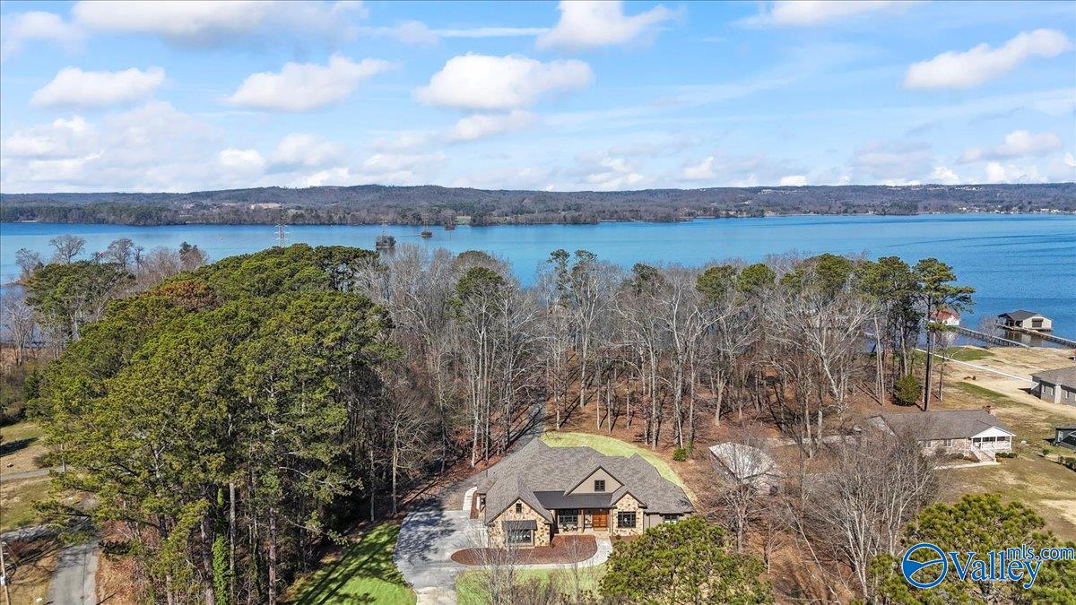 1316 Lakeshore Street, Guntersville, Alabama image 4
