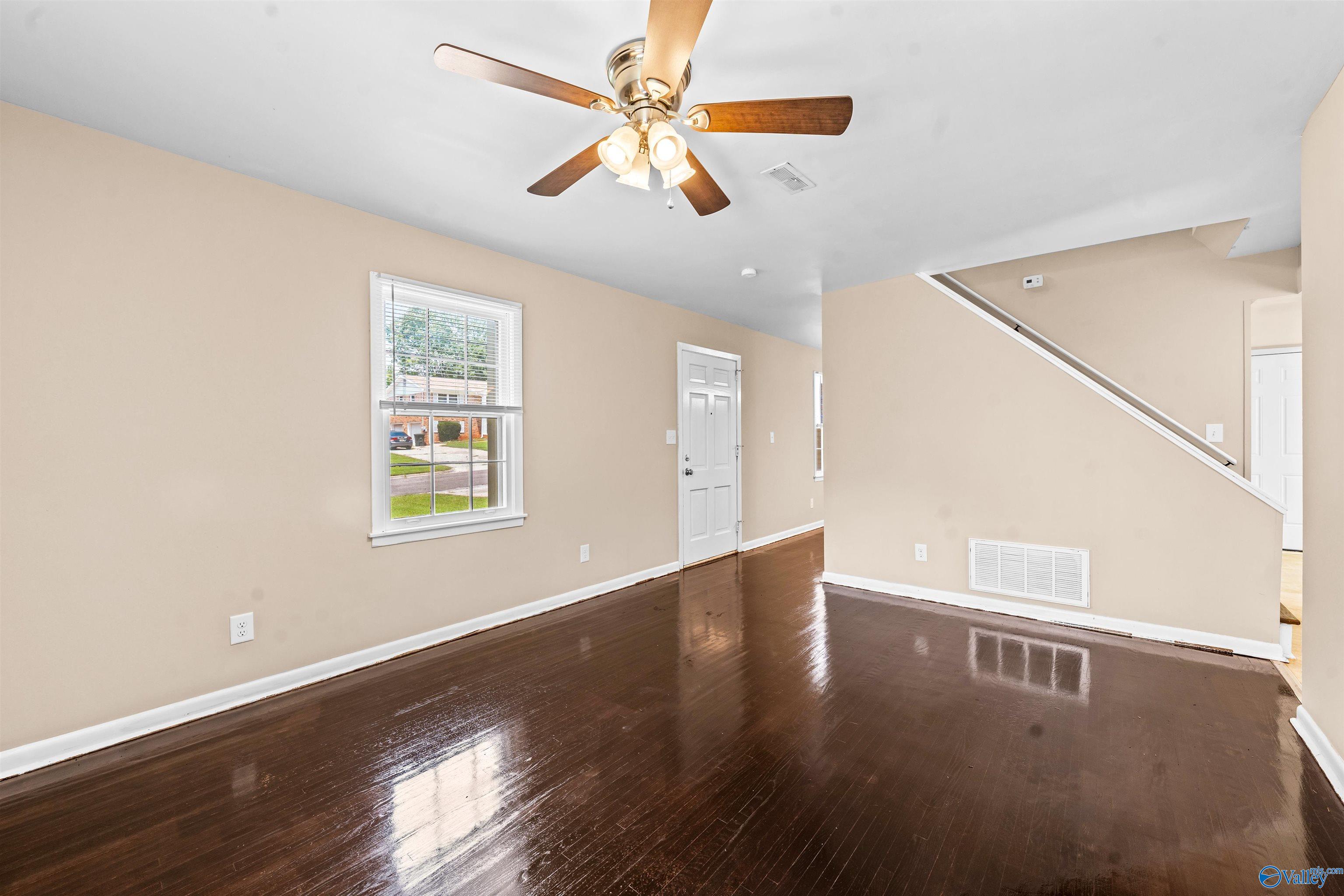 3417 Darlene Circle NW