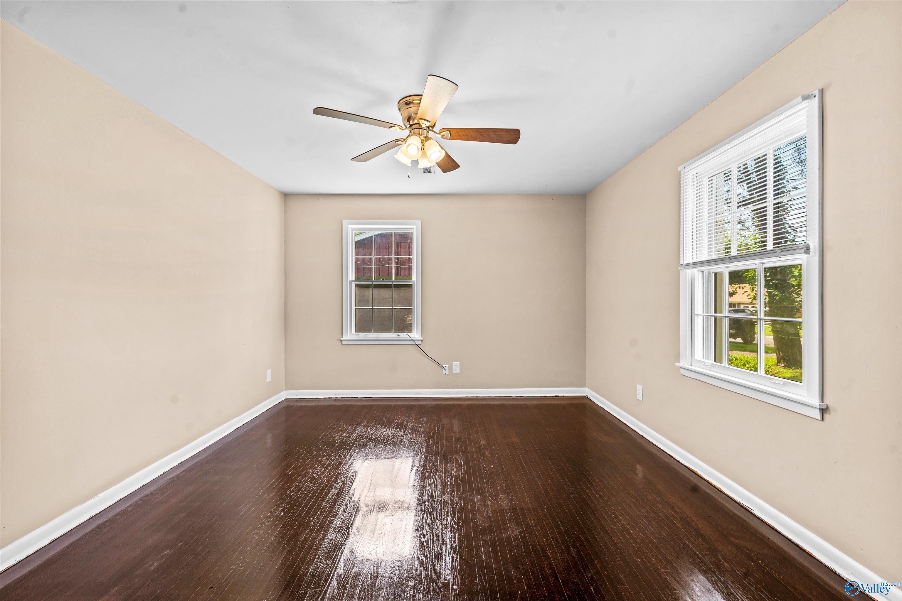 3417 Darlene Circle NW