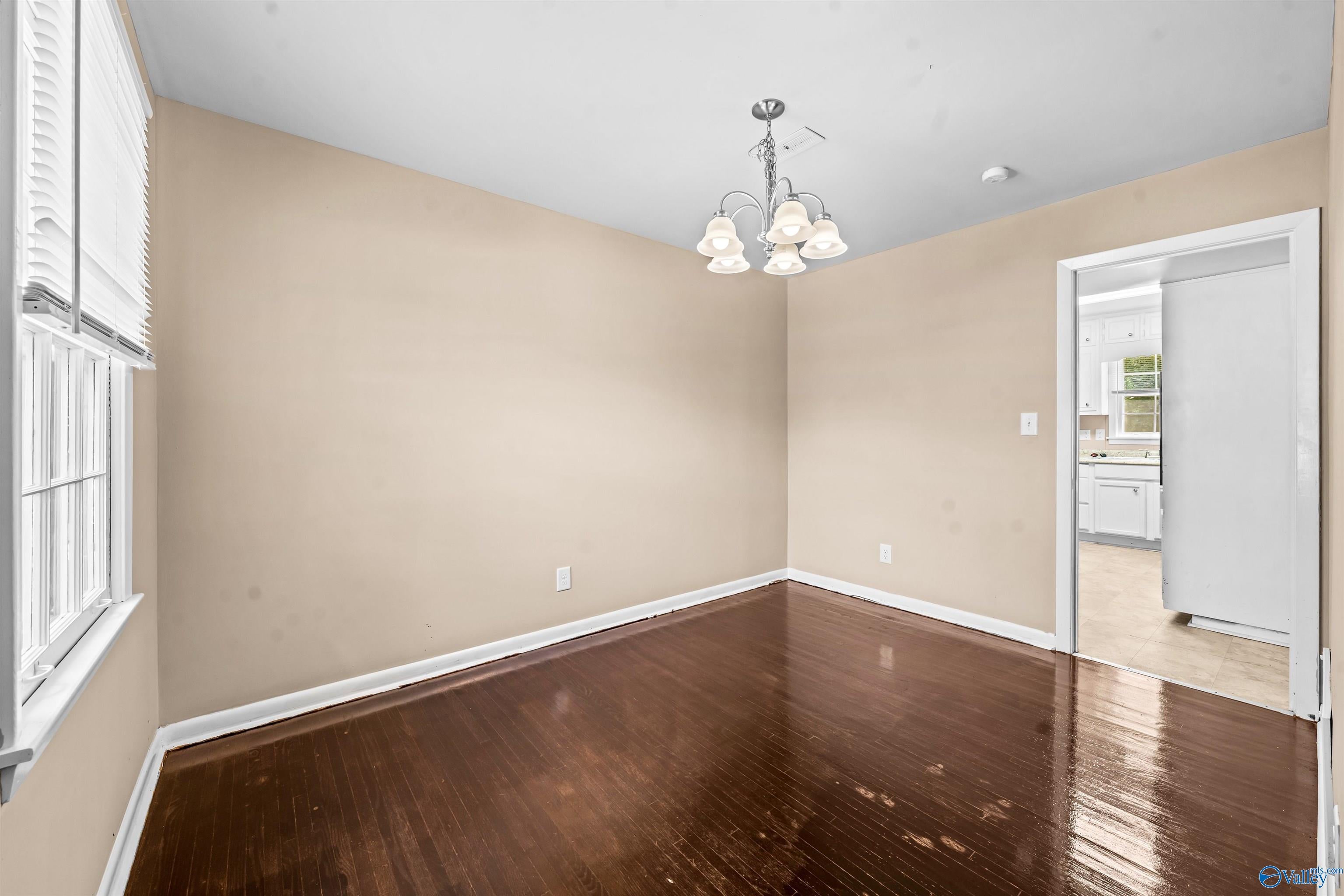 3417 Darlene Circle NW