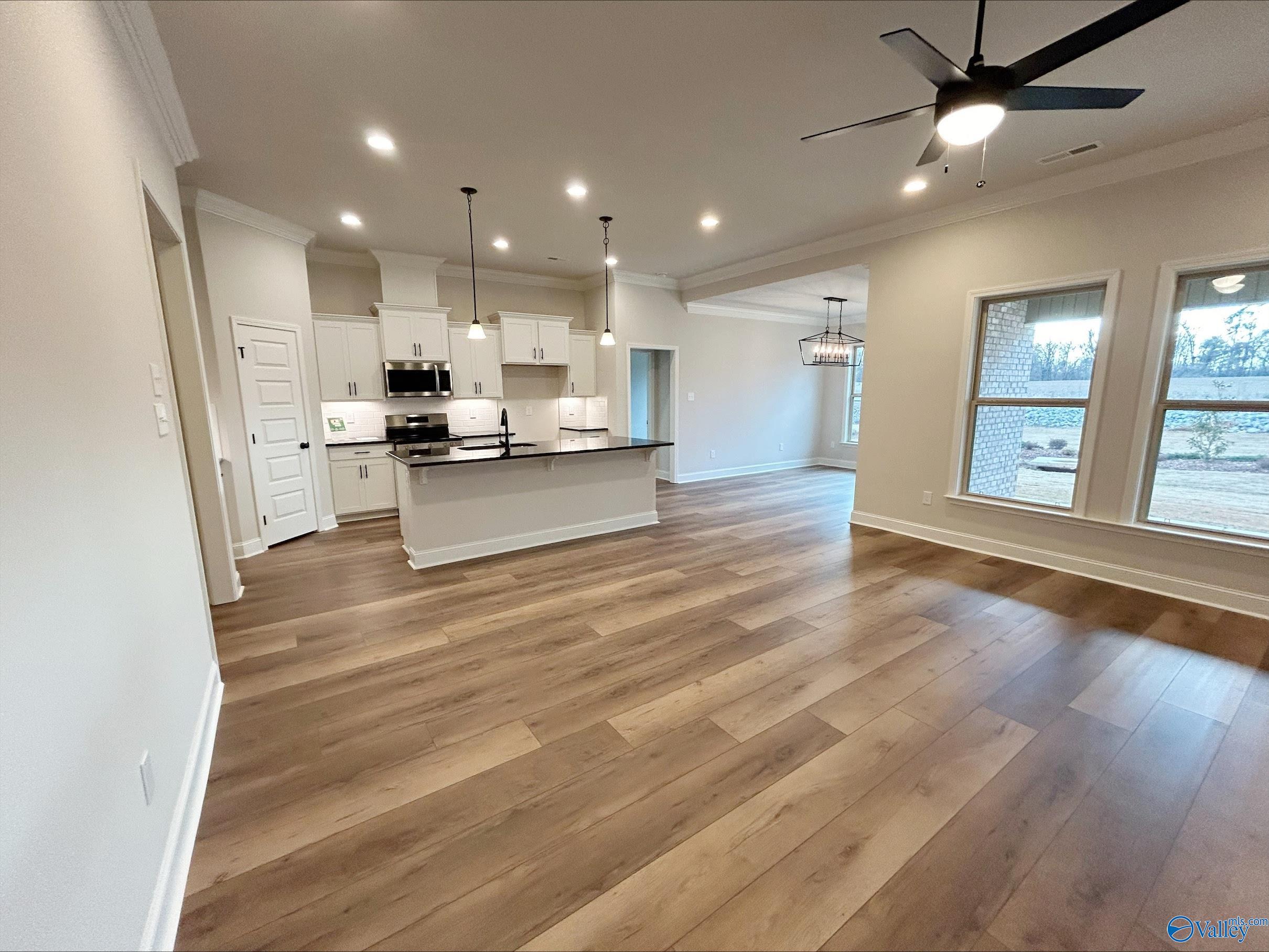 15609 Mizewell Lane, Harvest, Alabama image 3