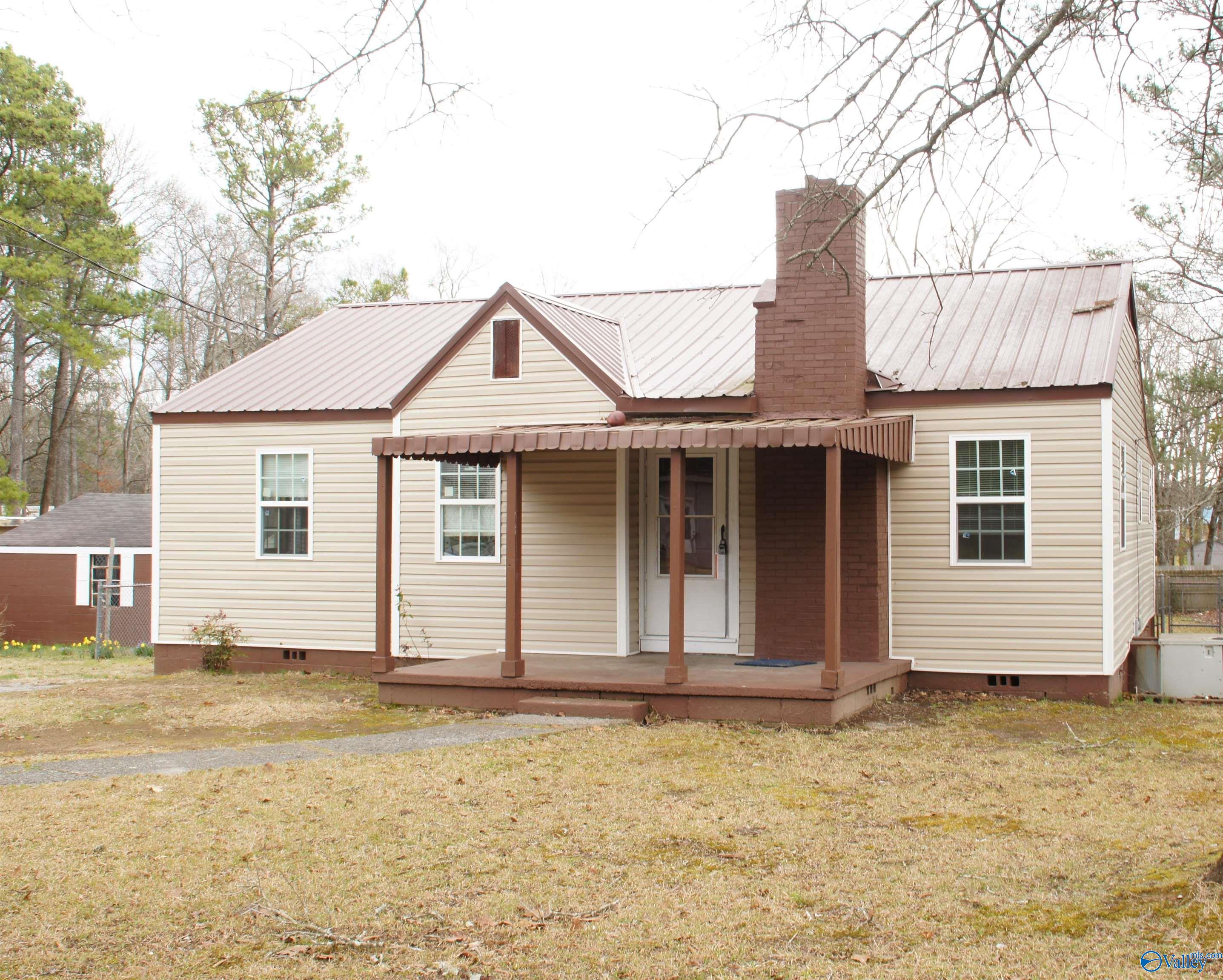 216 Nunnally Avenue, Gadsden, Alabama image 1