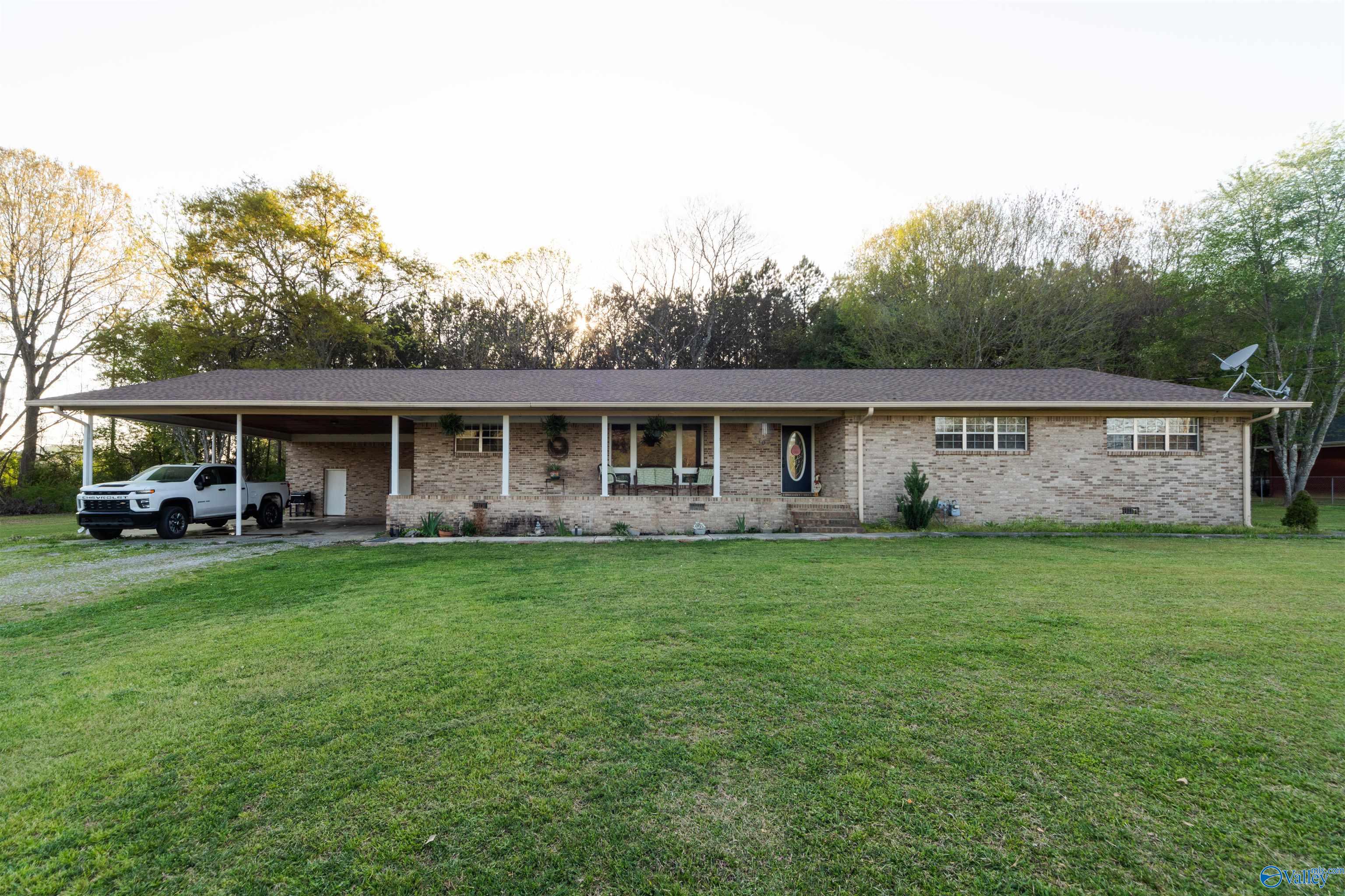 870 Rainbow Haven, Rainbow City, Alabama image 2