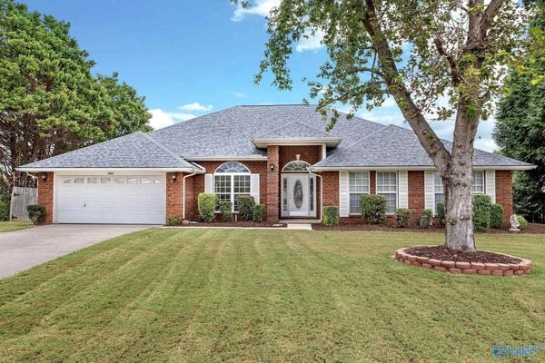 7001 THORNWOOD LN SE, OWENS CROSS ROADS, AL 35763 - Image 4134f0ccf867ccb8b6140bad711ce9db/844618191