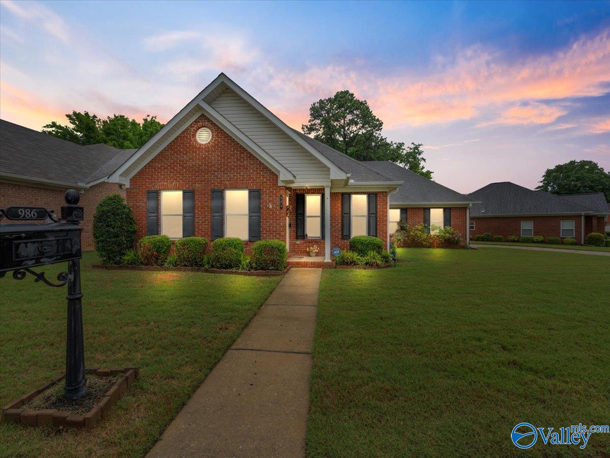 986 Tracey Lane, Decatur, Alabama image 2