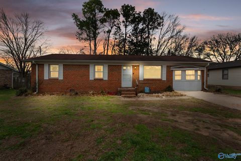 Homes For Sale - 2208 Cecille Drive<br/> Madison County, Huntsville, AL 35803