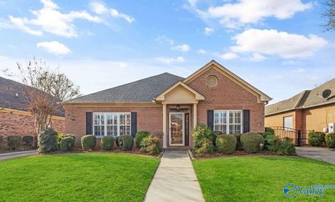 Photo of 3010 Waterman Drive, Owens Cross Roads, AL 35763 (MLS # 21905566)