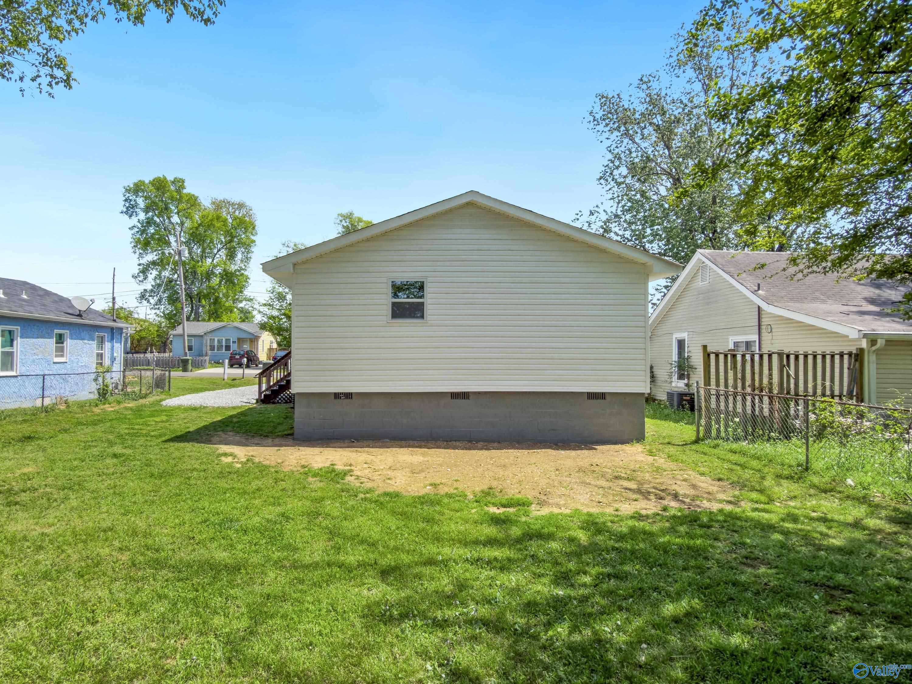 447 1/2 Bass Circle NW