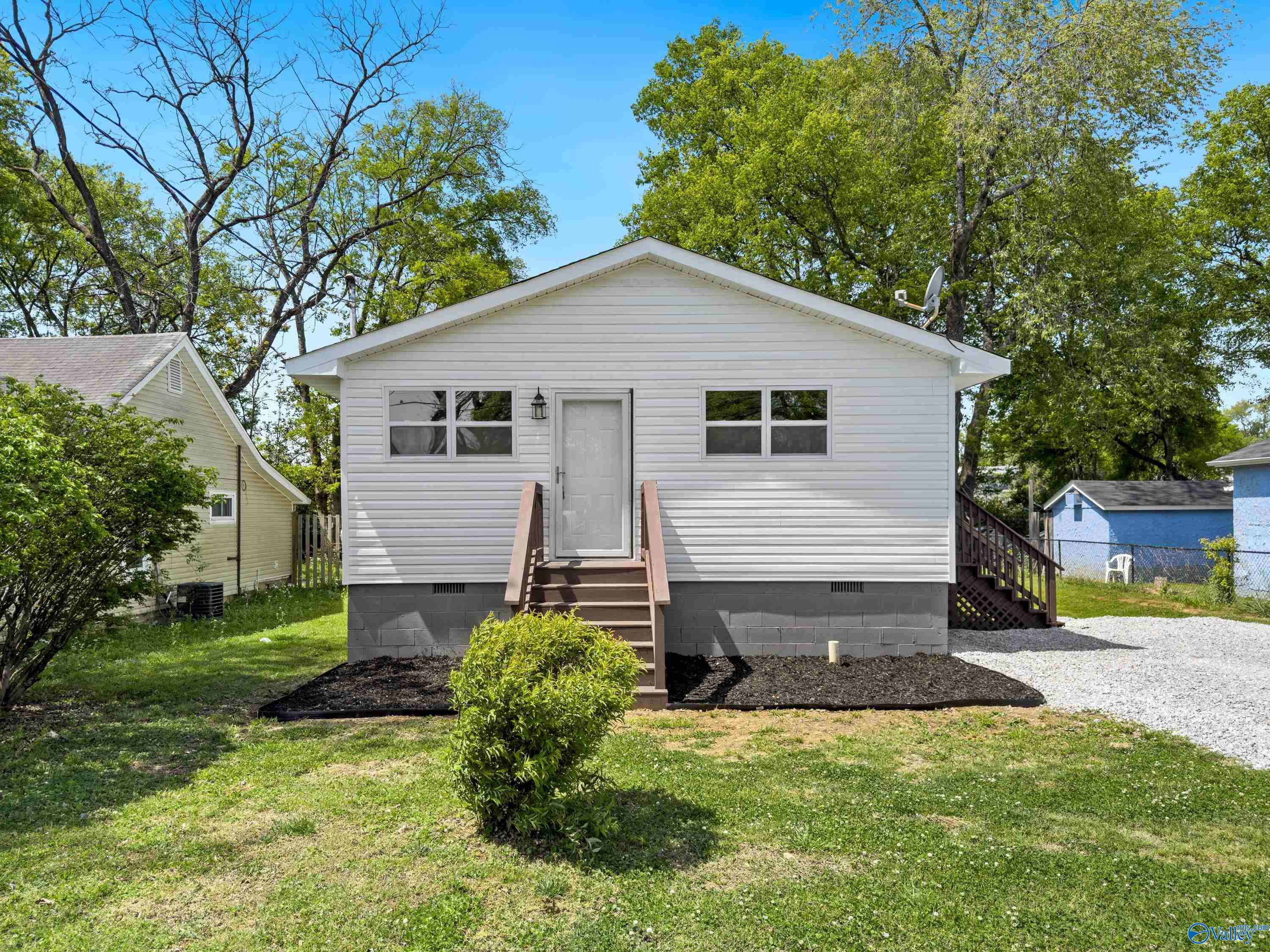 447 1/2 Bass Circle NW