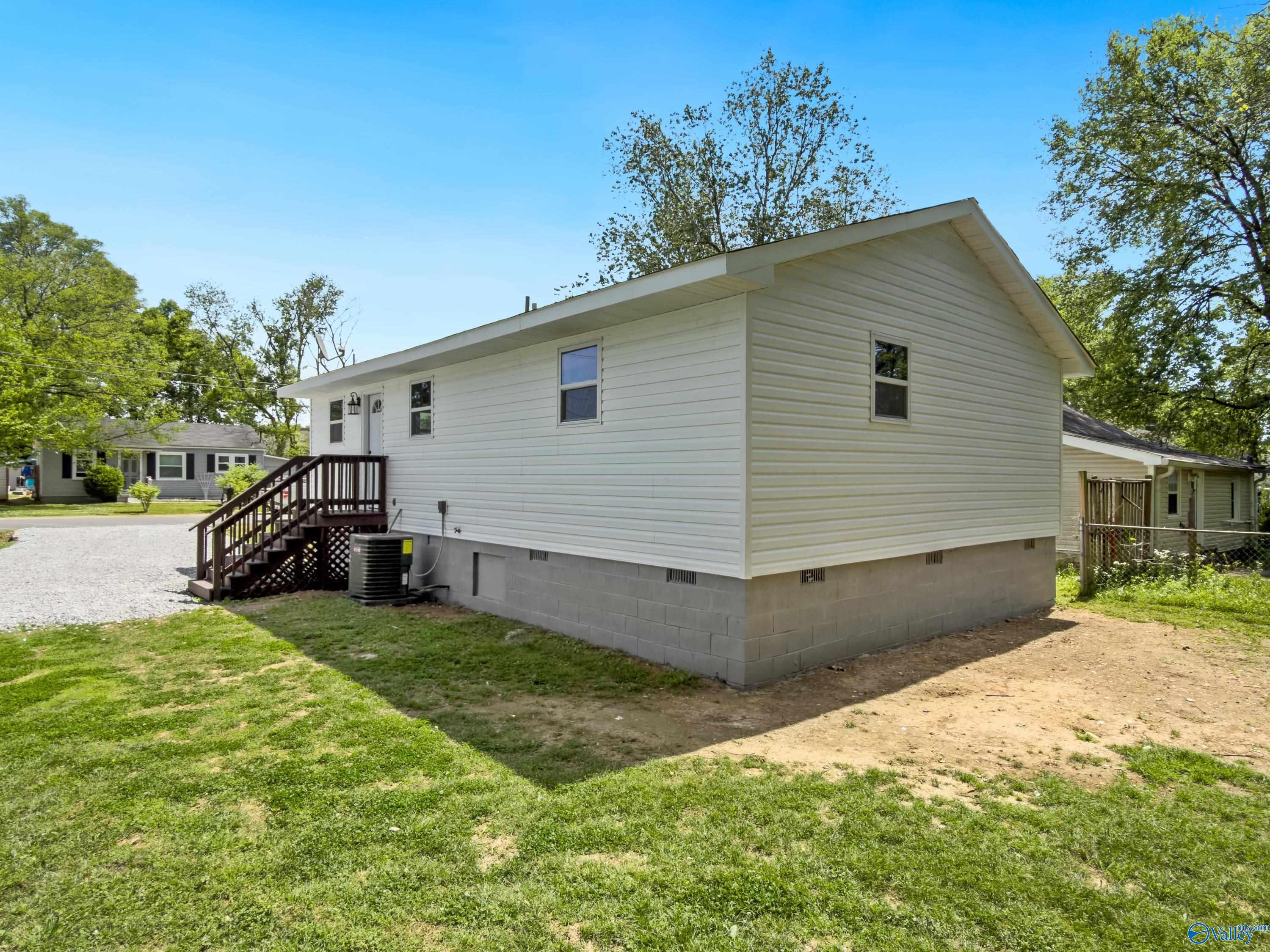 447 1/2 Bass Circle NW