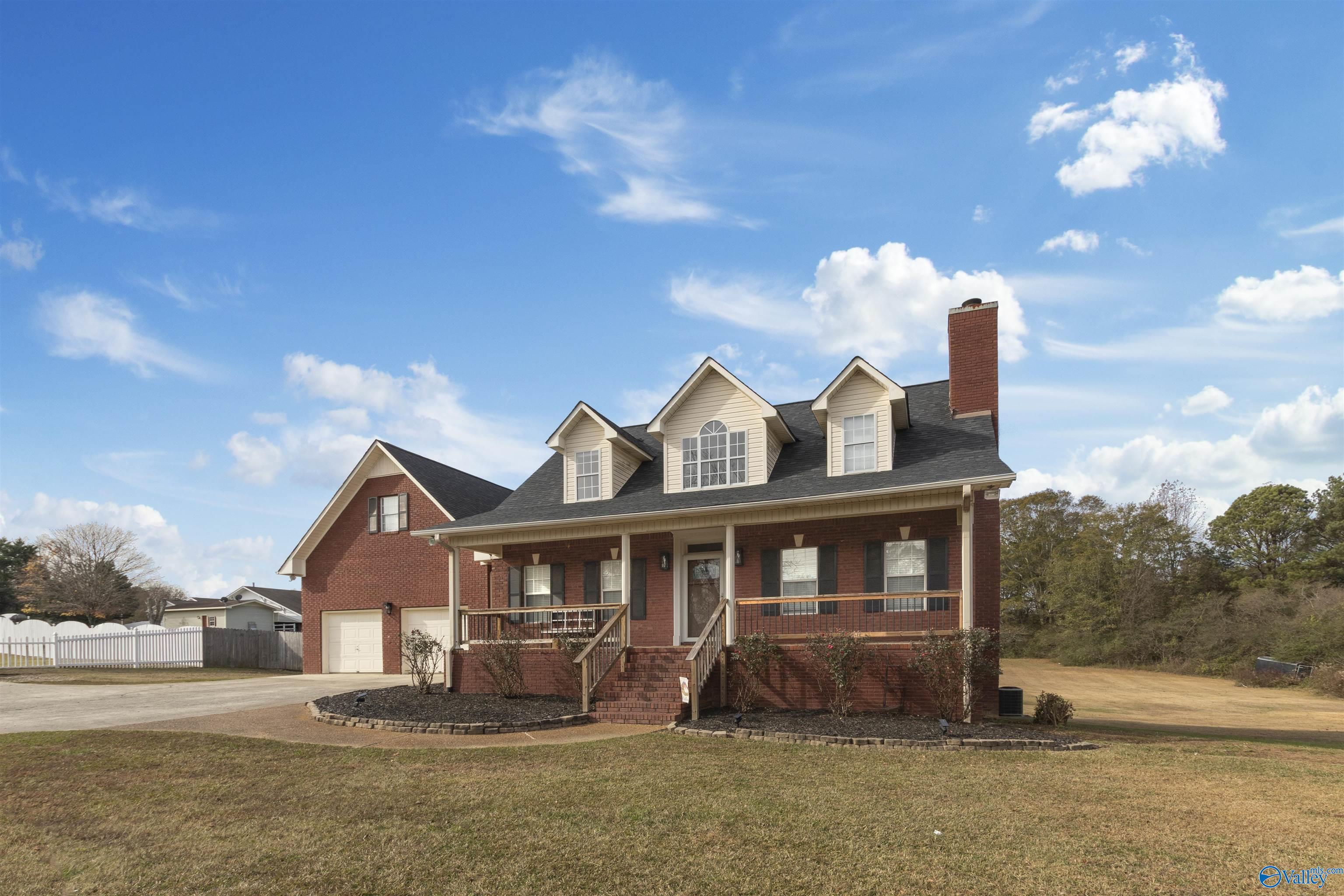 1647 Friendship Road, Arab, Alabama image 2