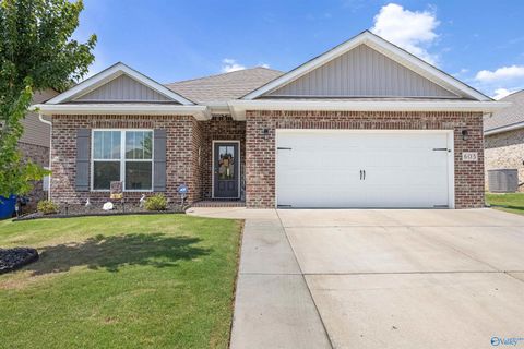 Homes For Sale - 603 Magnolia Place<br/> Hartselle, AL 35640