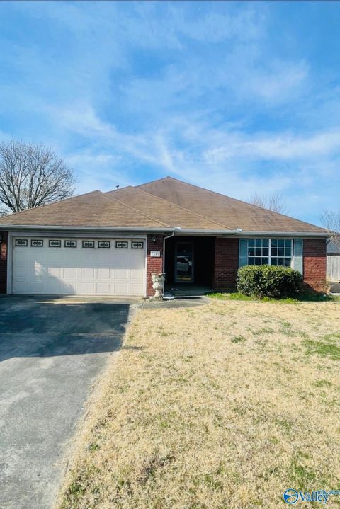 Photo of 1205 Palisade Court SW, Decatur, AL 35603 (MLS # 21911657)