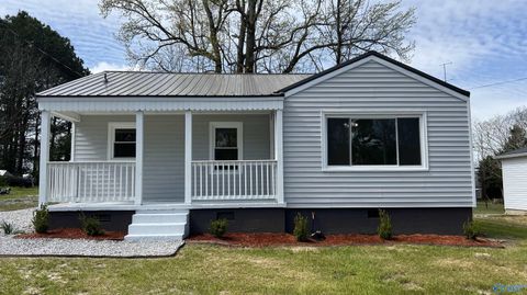 Photo of 571 5th Street NW, Arab, AL 35016 (MLS # 21912343)