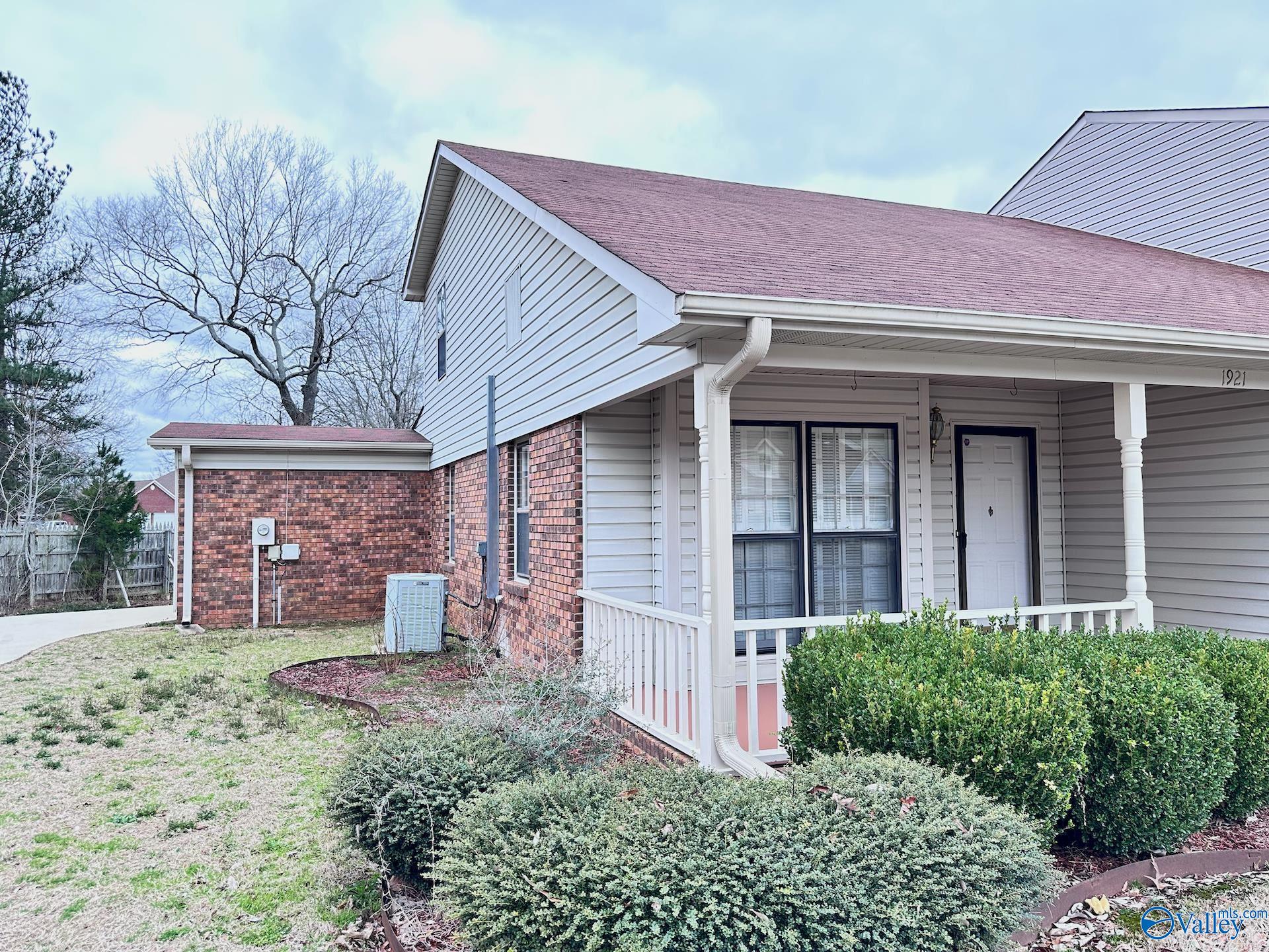 1921 W Brownstone Court, Decatur, Alabama image 3