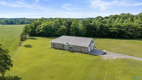 Homes For Sale - 784 County Road 33<br/> Fyffe, AL 35971