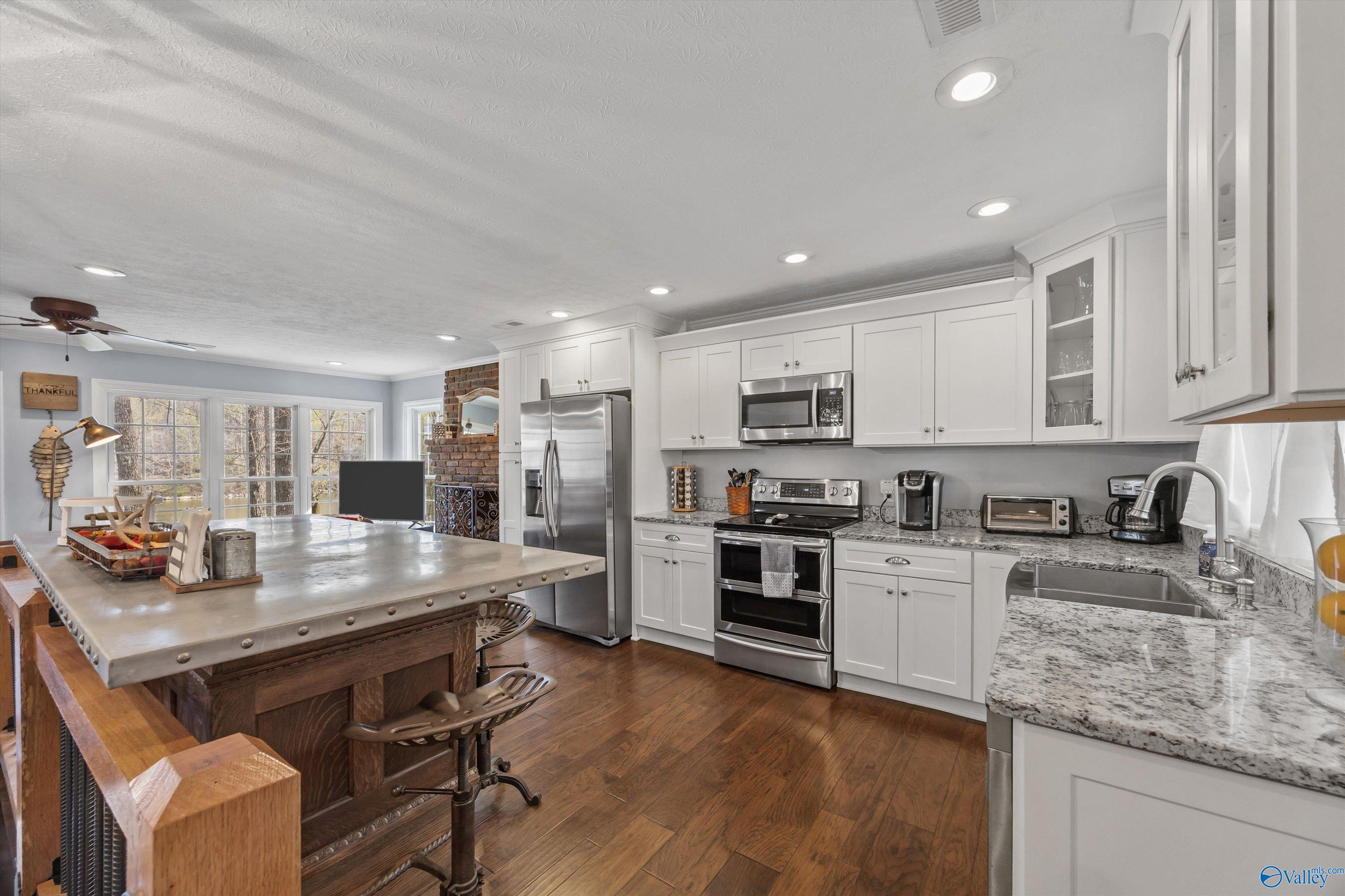 16946 Lakeside Estates Road, Athens, Alabama image 5