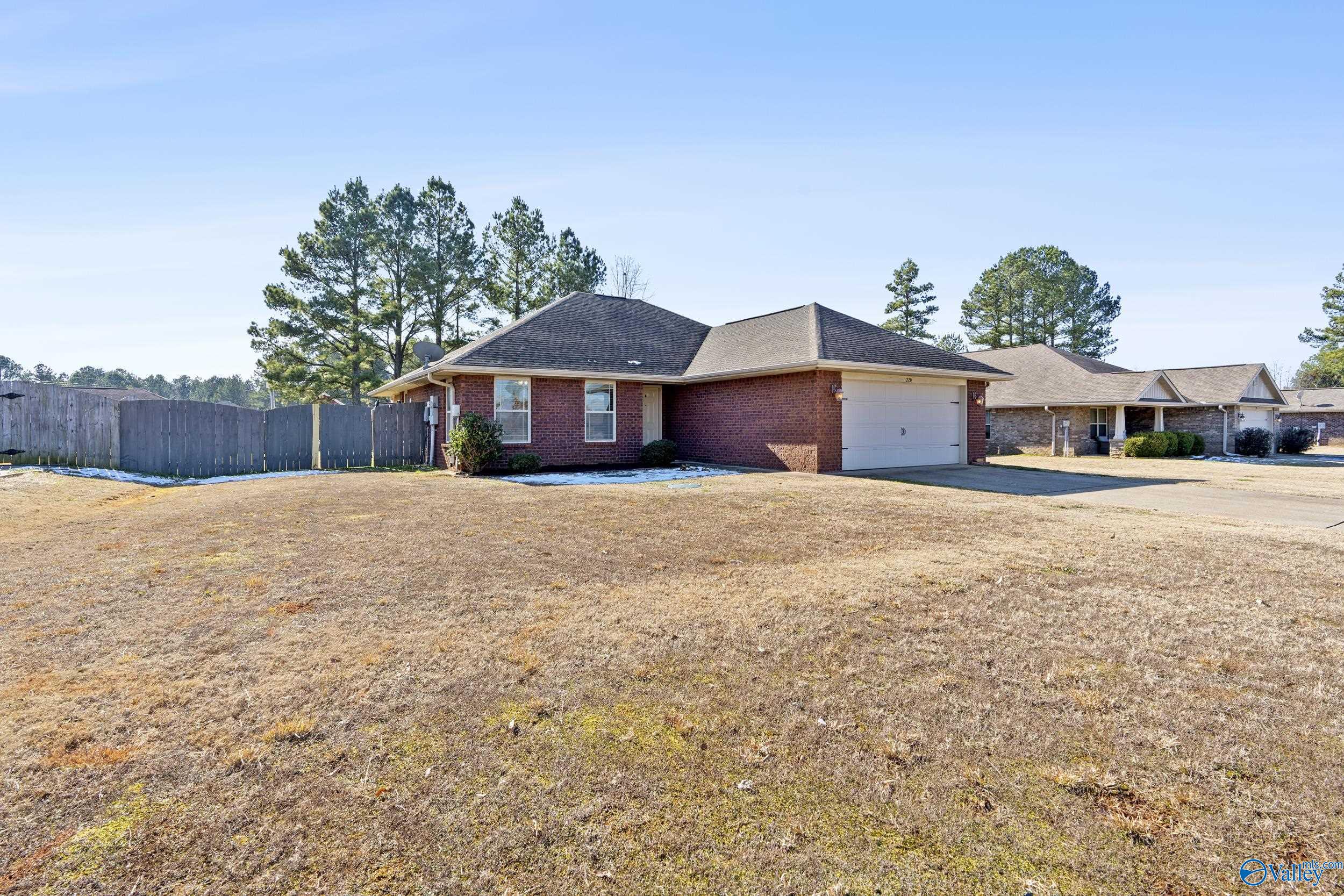 220 Candlenut Court, Harvest, Alabama image 2