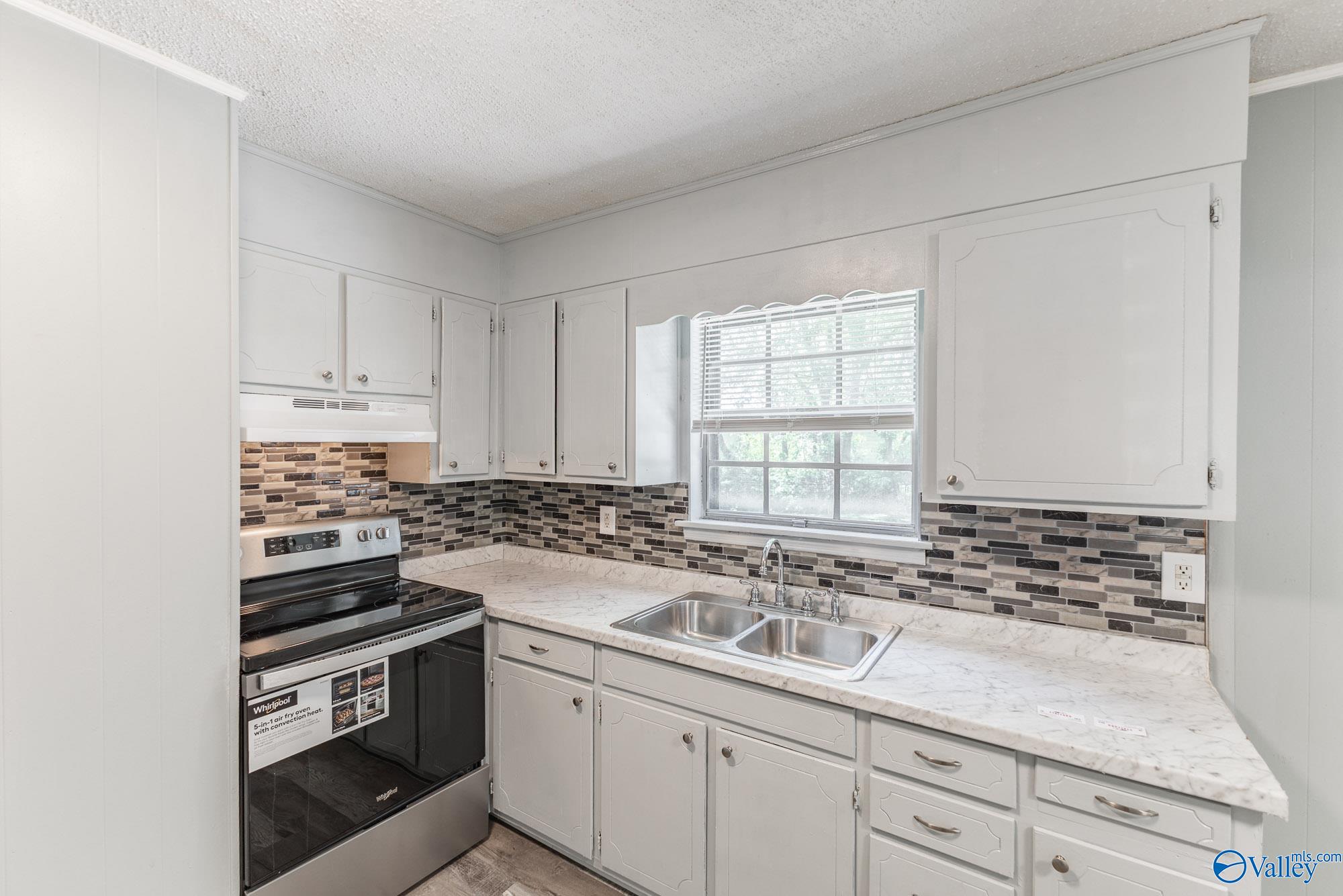 3207 NW Delicado Drive, Huntsville, Alabama image 6