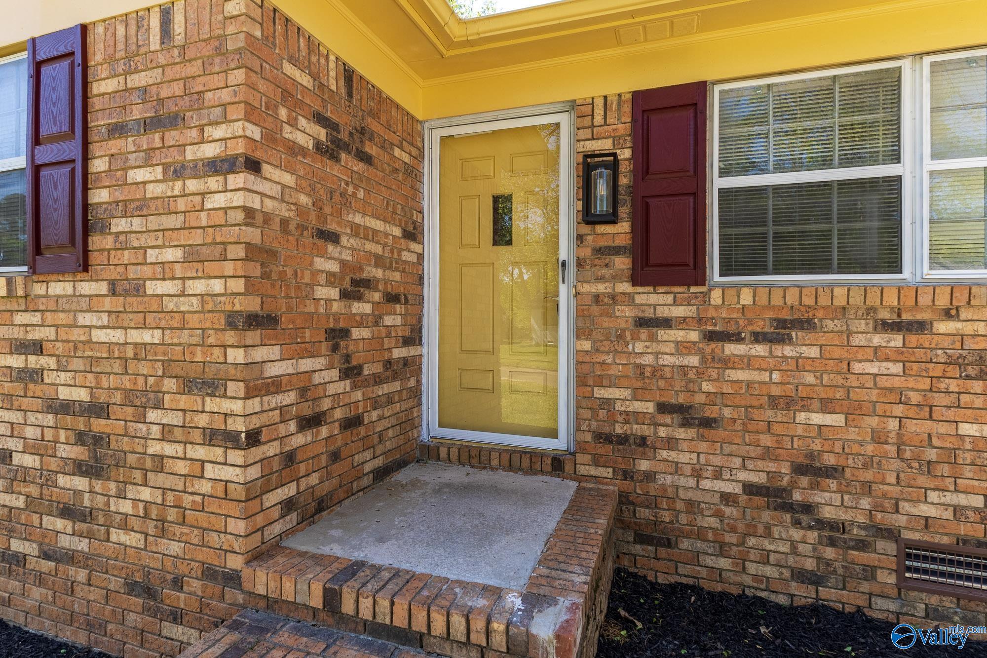 3207 NW Delicado Drive, Huntsville, Alabama image 2