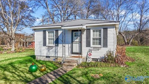 Homes For Sale - 5581 County Road 200<br/> Lauderdale County, Florence, AL 35633