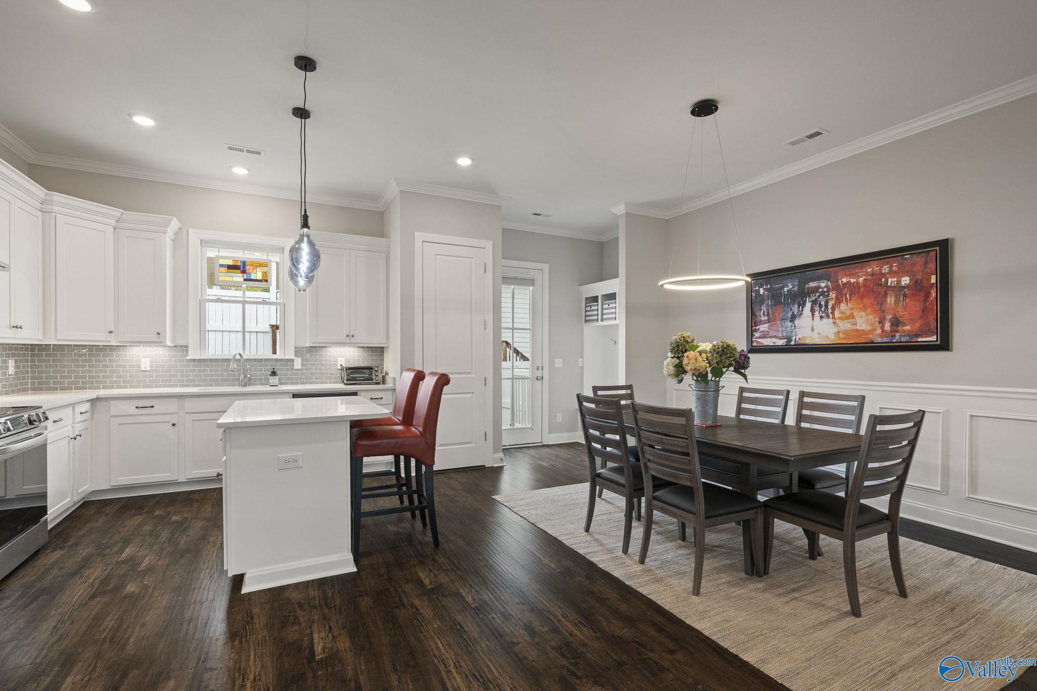 Huntsville, Alabama 35806, United States, 2 Bedrooms Bedrooms, ,3 BathroomsBathrooms,Residential,Active,238193