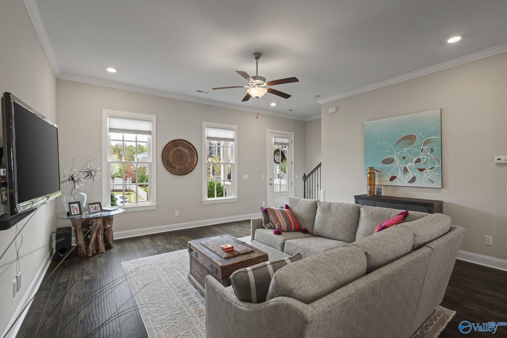 Huntsville, Alabama 35806, United States, 2 Bedrooms Bedrooms, ,3 BathroomsBathrooms,Residential,Active,238193