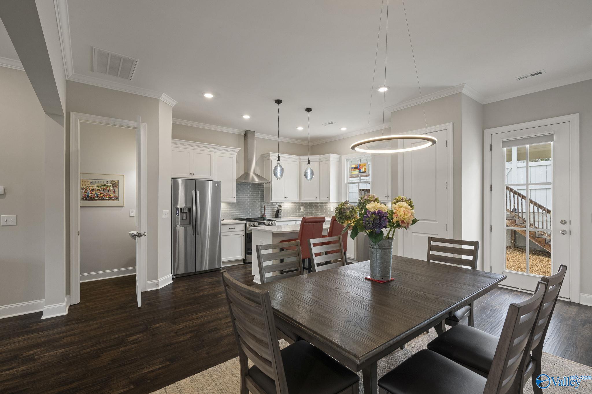 Huntsville, Alabama 35806, United States, 2 Bedrooms Bedrooms, ,3 BathroomsBathrooms,Residential,Active,238193