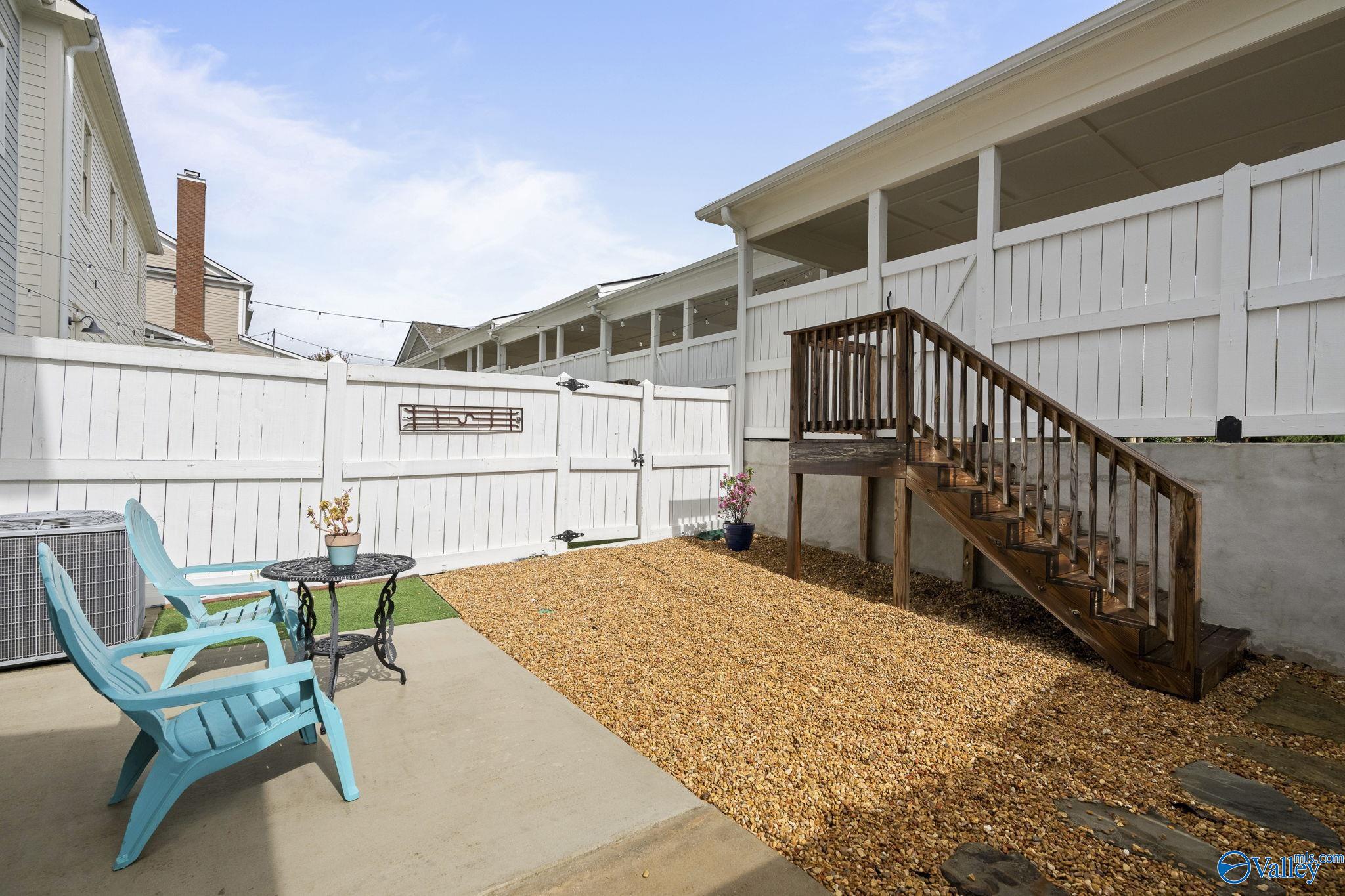 Huntsville, Alabama 35806, United States, 2 Bedrooms Bedrooms, ,3 BathroomsBathrooms,Residential,Active,238193