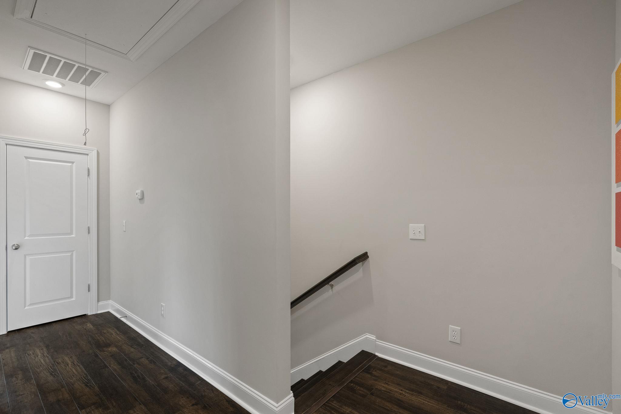 Huntsville, Alabama 35806, United States, 2 Bedrooms Bedrooms, ,3 BathroomsBathrooms,Residential,Active,238193