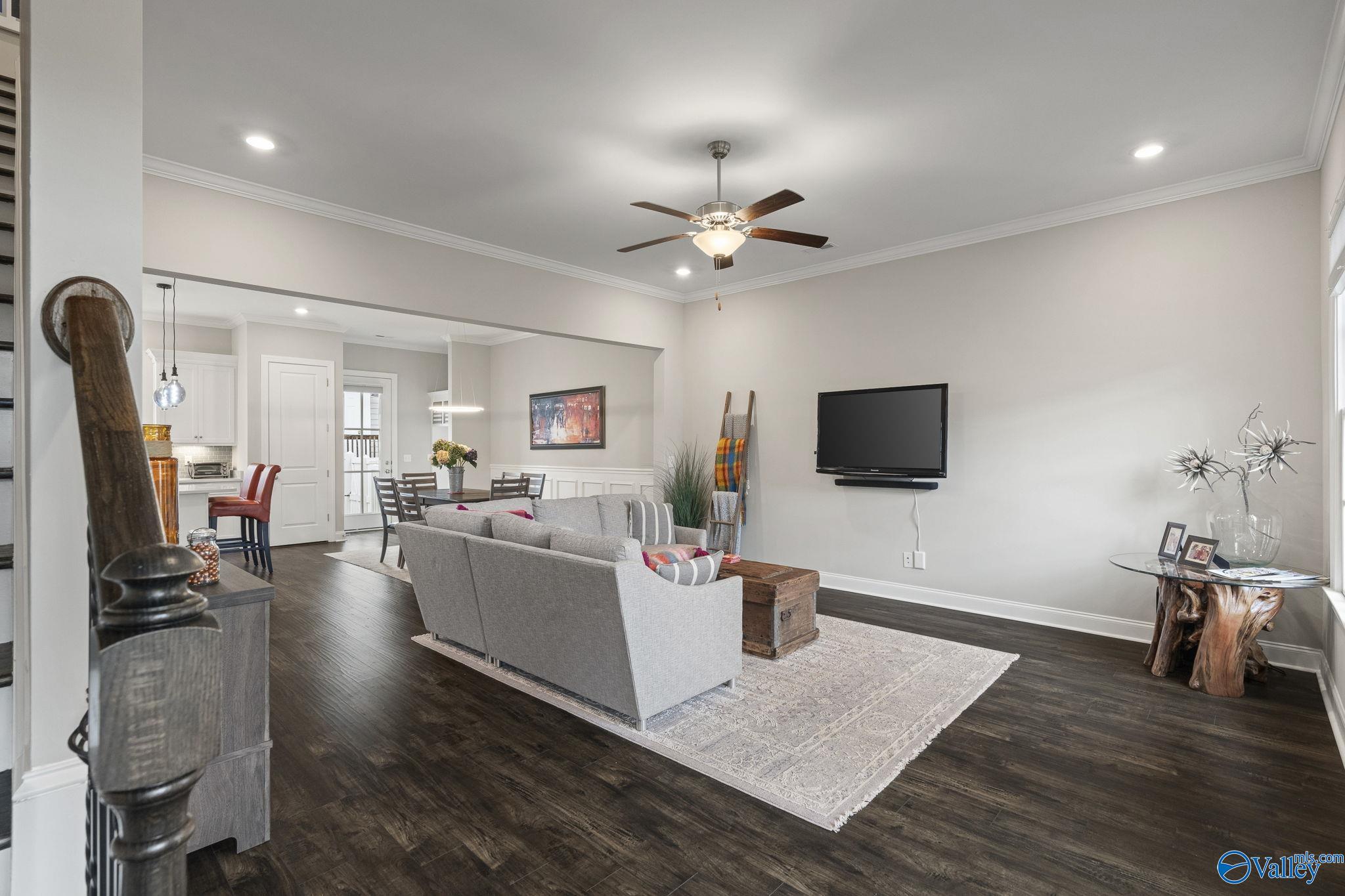 Huntsville, Alabama 35806, United States, 2 Bedrooms Bedrooms, ,3 BathroomsBathrooms,Residential,Active,238193