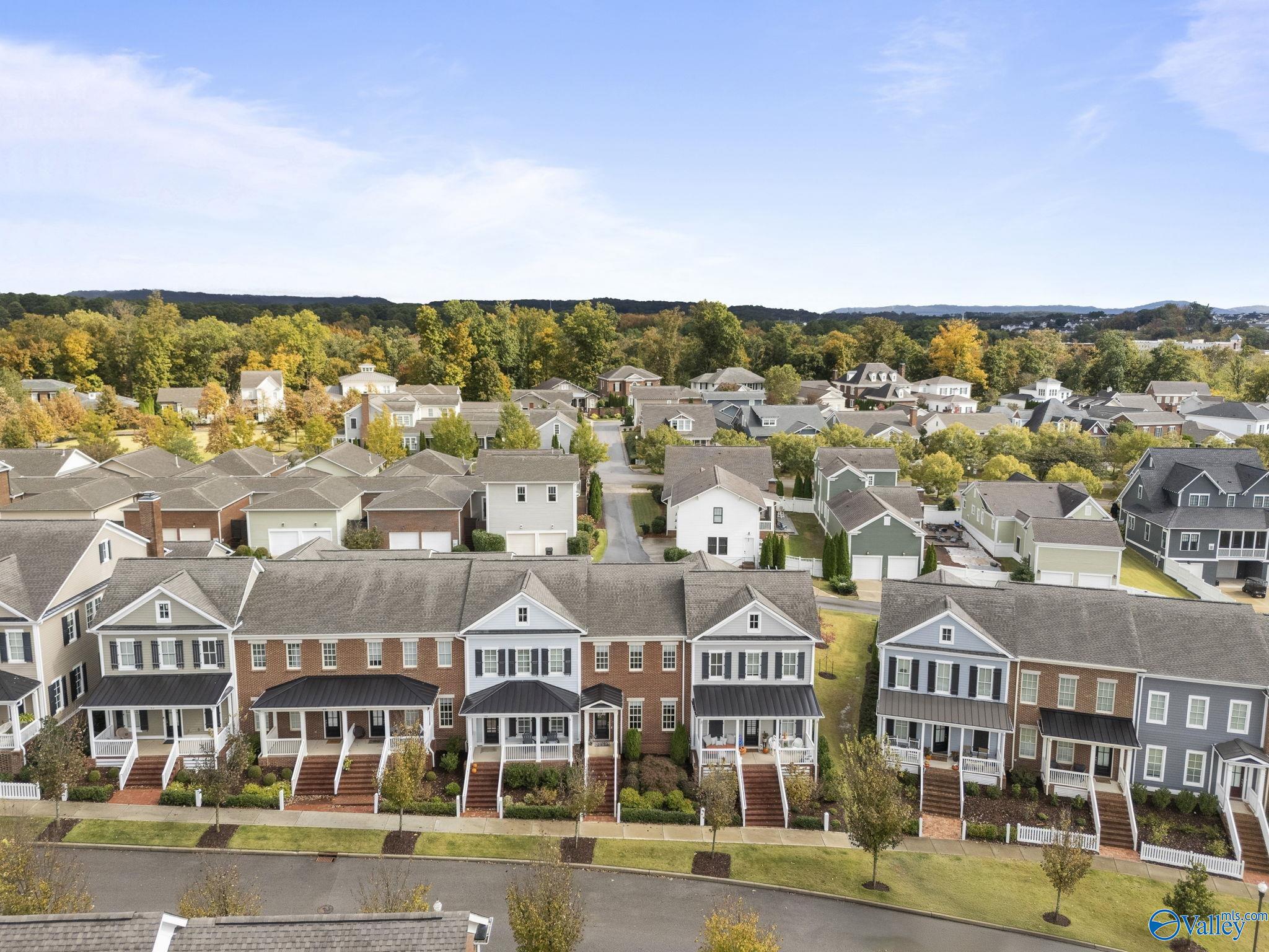 Huntsville, Alabama 35806, United States, 2 Bedrooms Bedrooms, ,3 BathroomsBathrooms,Residential,Active,238193