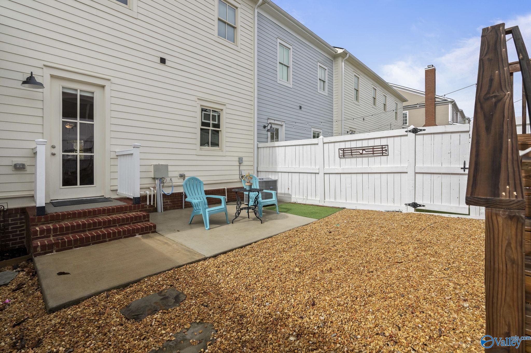 Huntsville, Alabama 35806, United States, 2 Bedrooms Bedrooms, ,3 BathroomsBathrooms,Residential,Active,238193