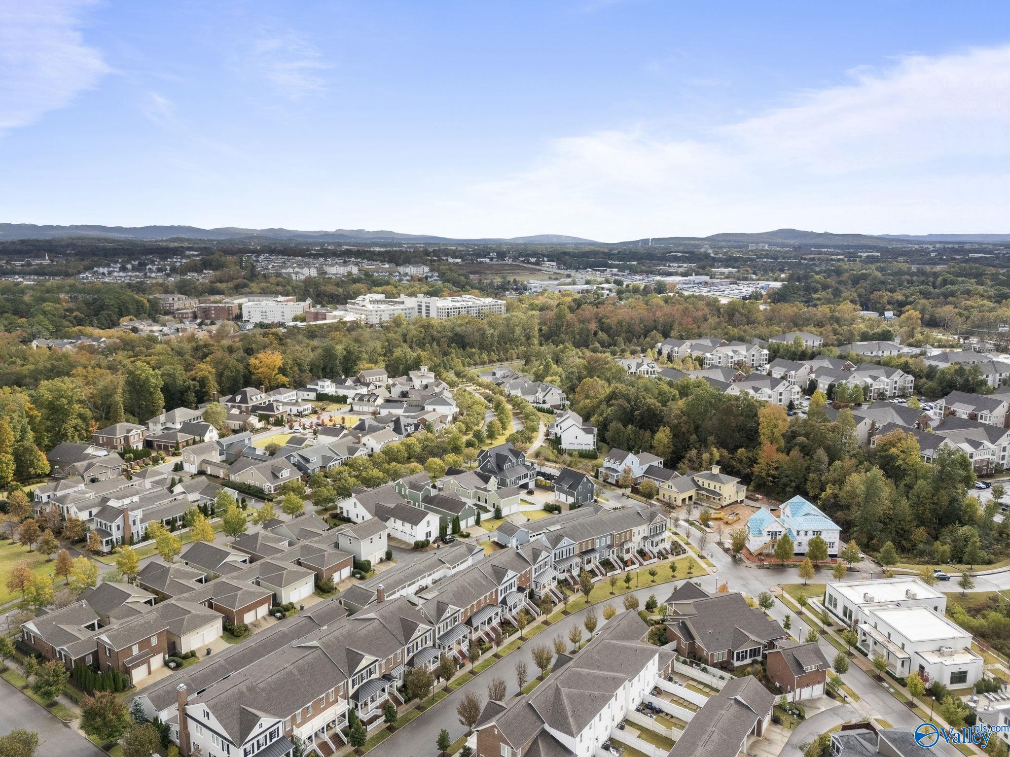 Huntsville, Alabama 35806, United States, 2 Bedrooms Bedrooms, ,3 BathroomsBathrooms,Residential,Active,238193