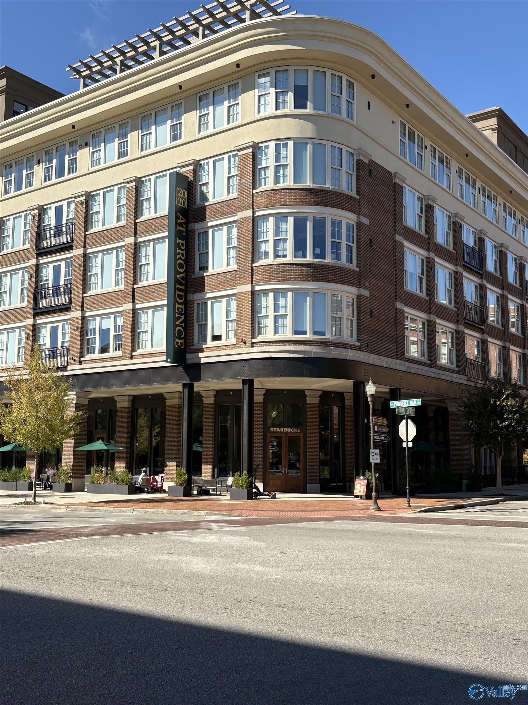 Huntsville, Alabama 35806, United States, 2 Bedrooms Bedrooms, ,3 BathroomsBathrooms,Residential,Active,238193