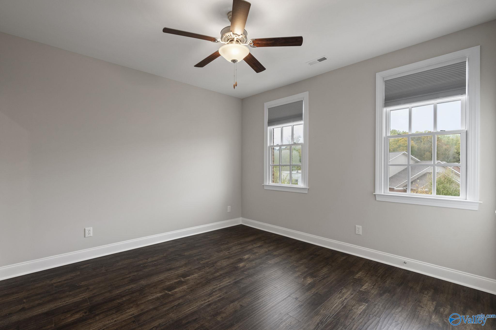 Huntsville, Alabama 35806, United States, 2 Bedrooms Bedrooms, ,3 BathroomsBathrooms,Residential,Active,238193