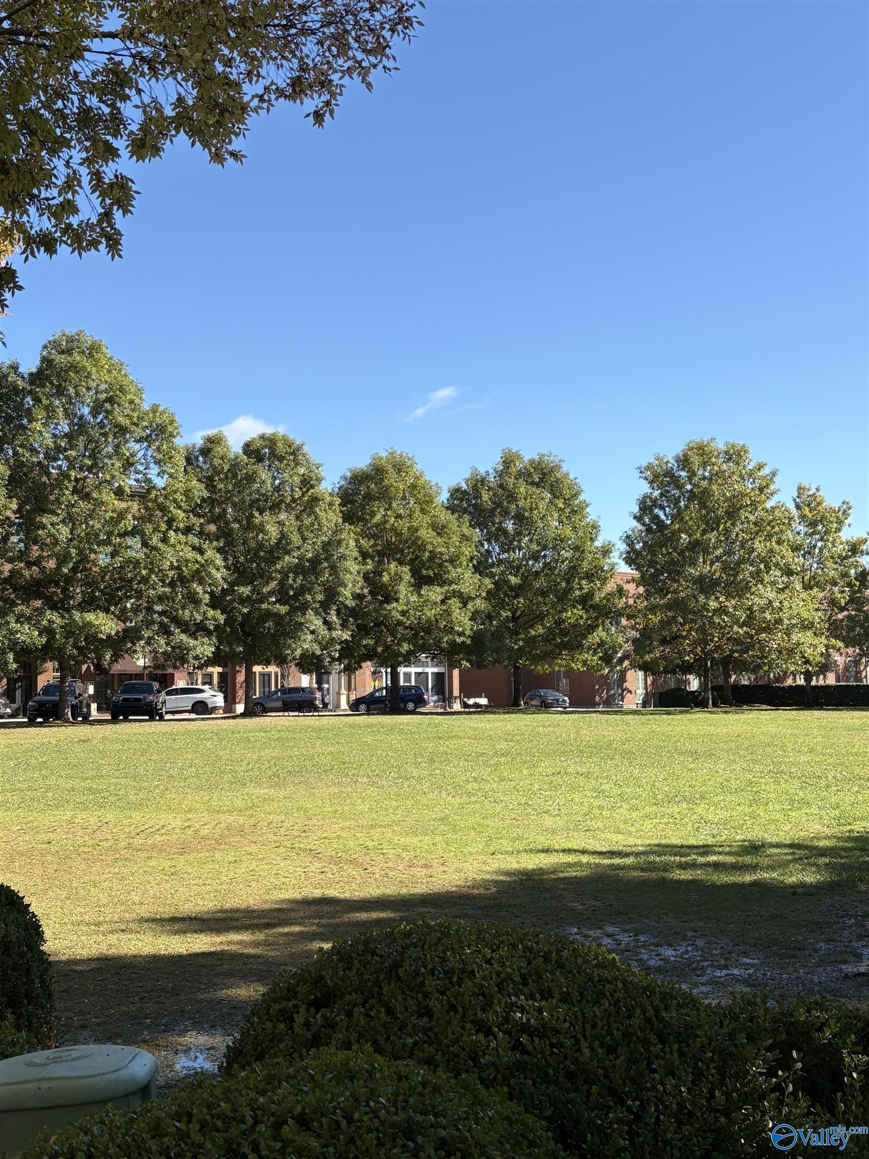 Huntsville, Alabama 35806, United States, 2 Bedrooms Bedrooms, ,3 BathroomsBathrooms,Residential,Active,238193