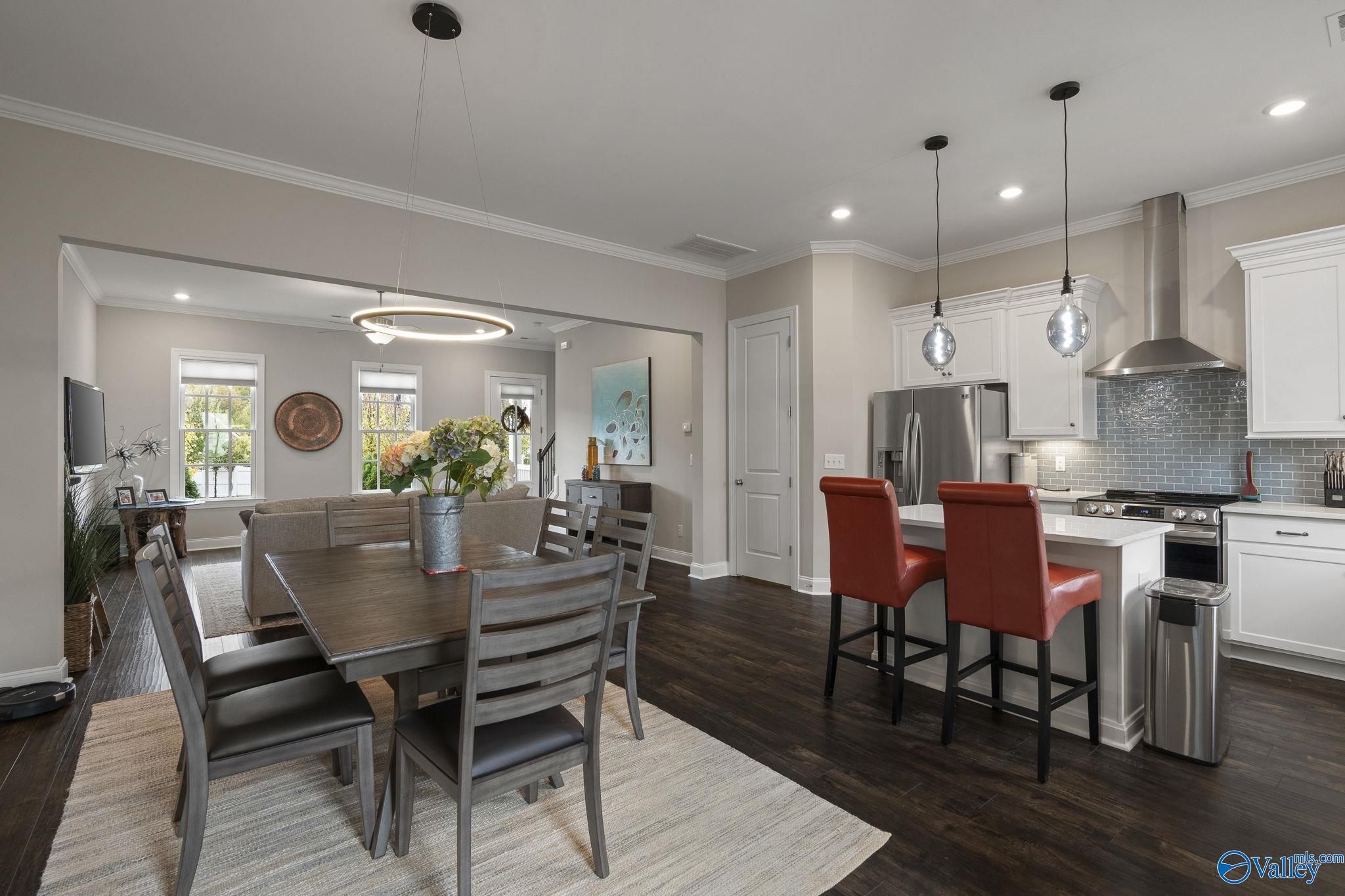 Huntsville, Alabama 35806, United States, 2 Bedrooms Bedrooms, ,3 BathroomsBathrooms,Residential,Active,238193