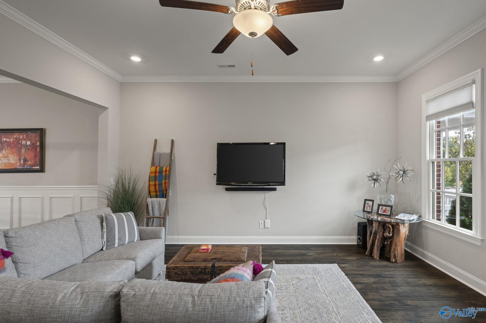 Huntsville, Alabama 35806, United States, 2 Bedrooms Bedrooms, ,3 BathroomsBathrooms,Residential,Active,238193