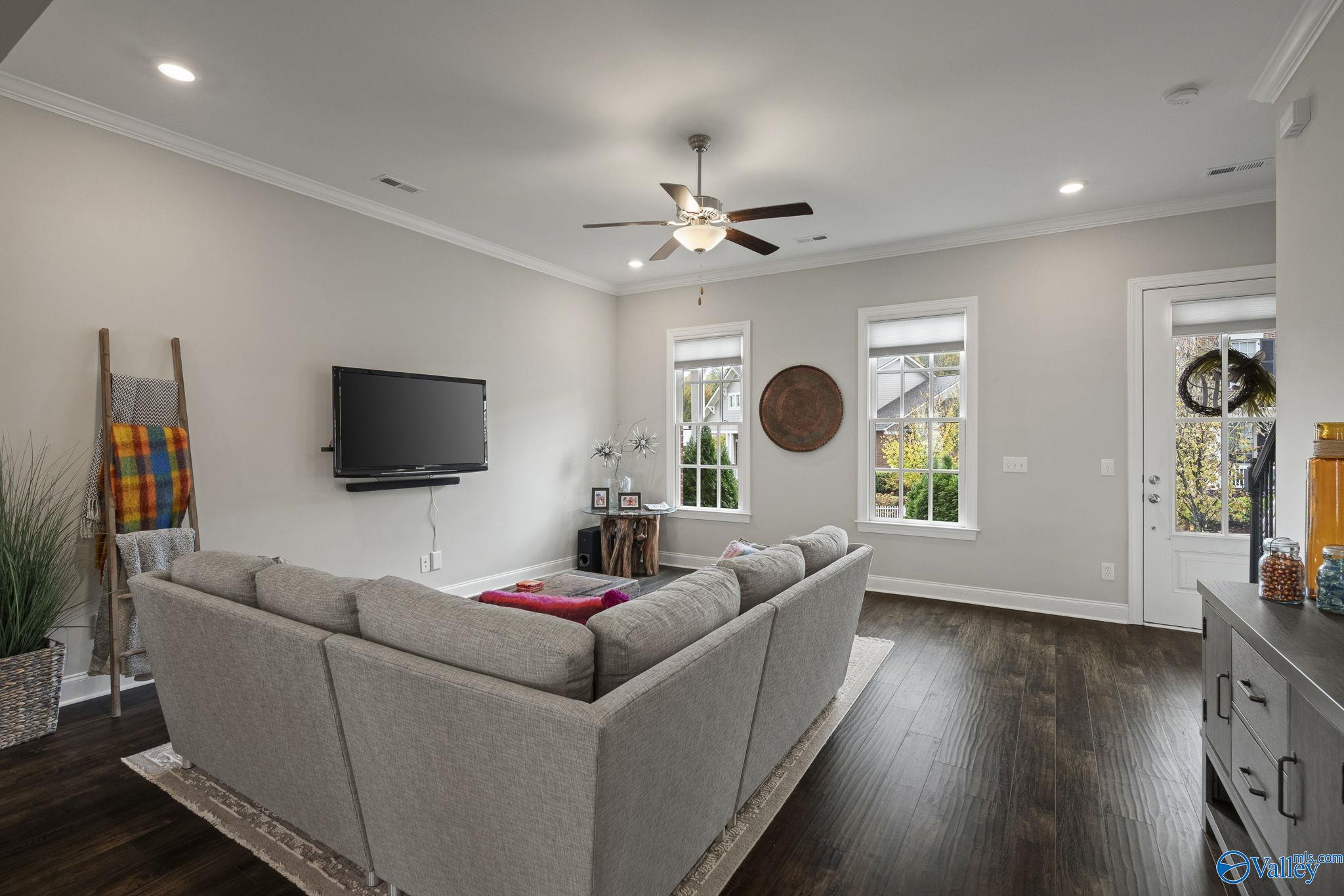 Huntsville, Alabama 35806, United States, 2 Bedrooms Bedrooms, ,3 BathroomsBathrooms,Residential,Active,238193