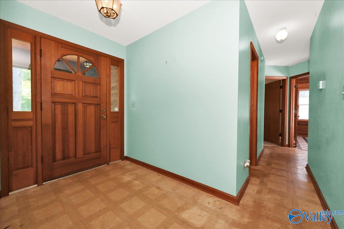 143 Maze Drive, Hartselle, Alabama image 2