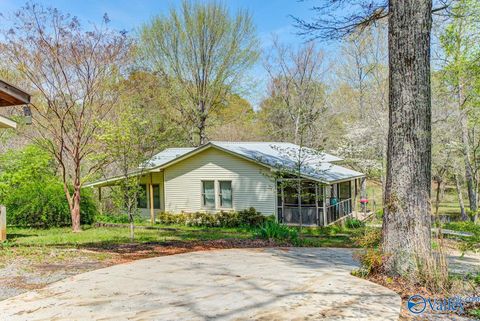 Homes For Sale - 154 Scenic Drive<br/> Hollywood, AL 35752