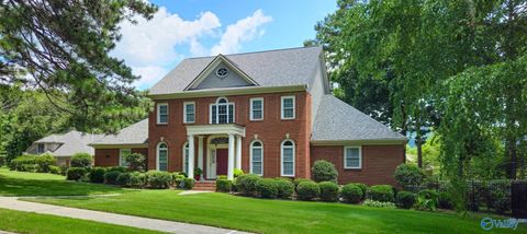 Homes For Sale - 2200 SE Honey Locust Lane<br/> Huntsville, AL 35803