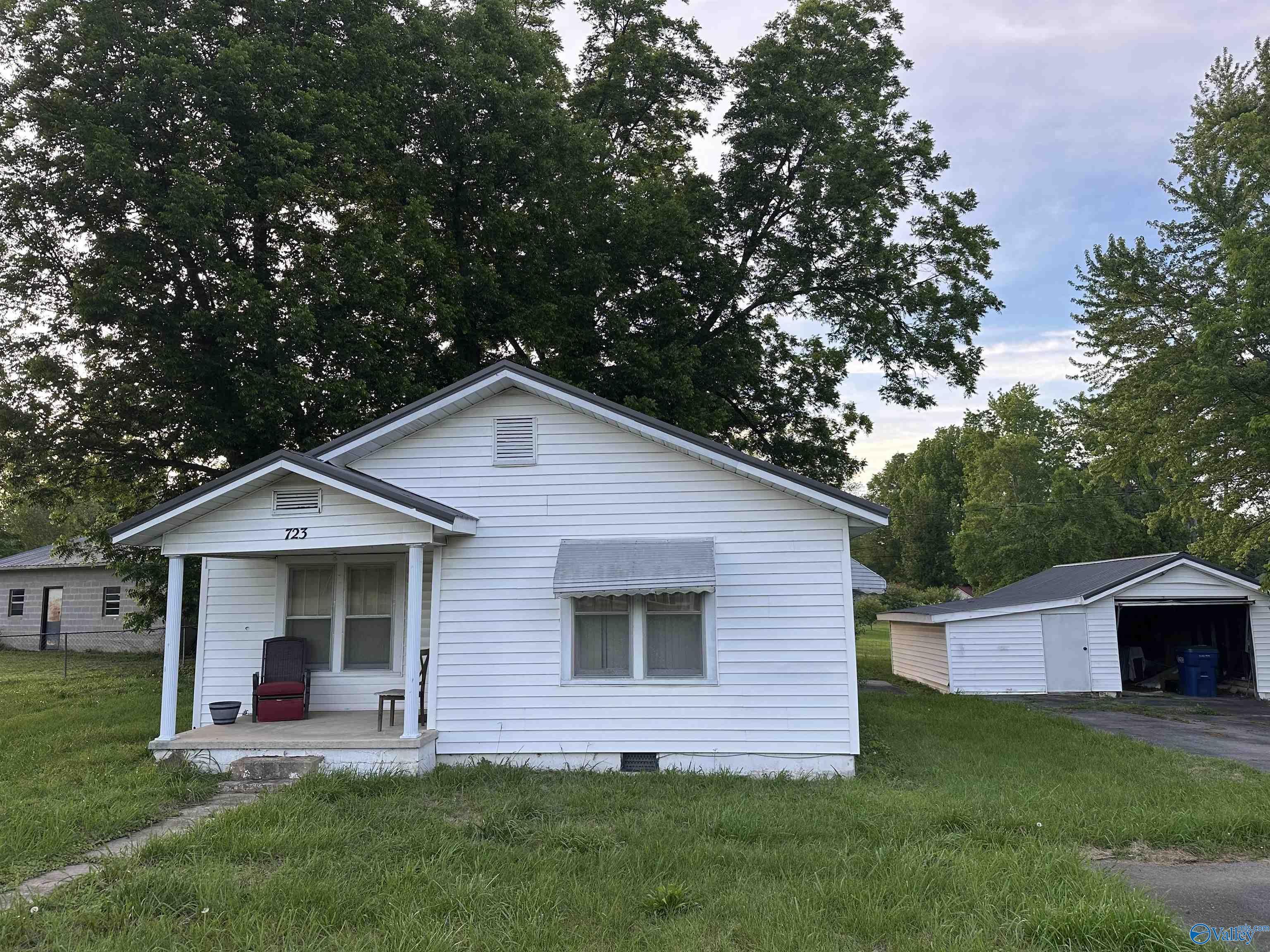 723 Guntersville Road, Arab, Alabama image 2