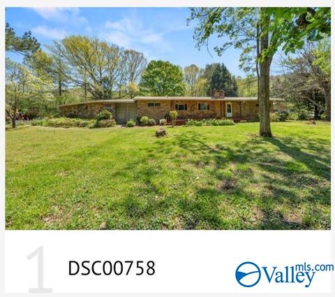 Homes For Sale - 5411 Martin Avenue<br/> Fort Payne, AL 35967