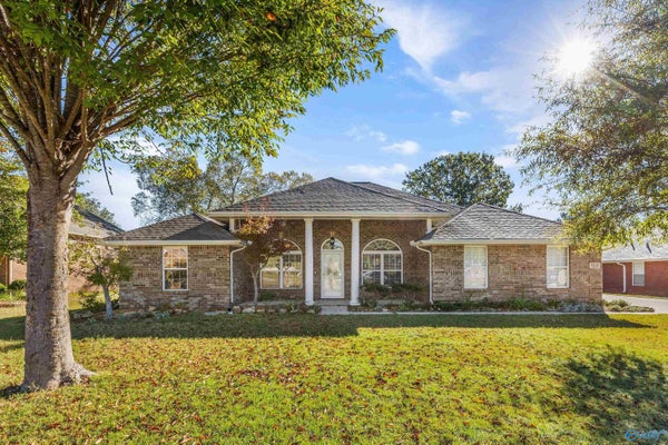 7017 THORNWOOD LN SE, OWENS CROSS ROADS, AL 35763 - Image 441f8ec1cc58a591774fed10e4f3f2b4/2919989332